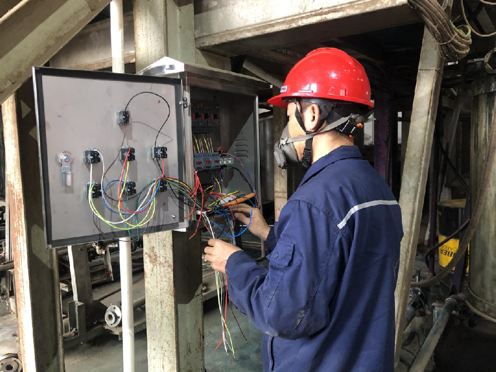 ��������:�����������ĵ�ÿһ������峧���Ͽ�ĥ������  �����徲����