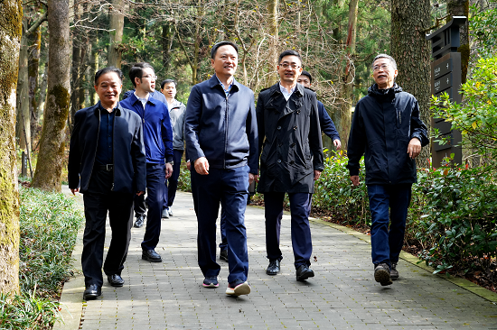 ��������:�����������ĵ�ÿһ��