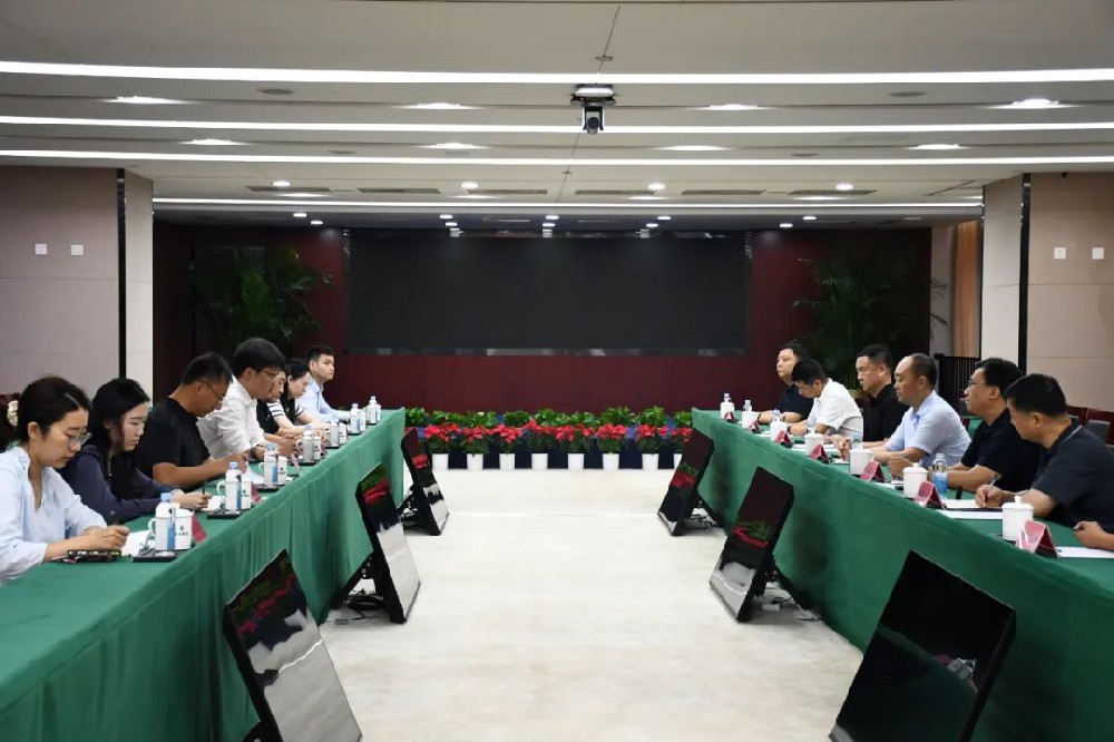 �Լ�����ӱ�ʡ������ί��������һ��̸��